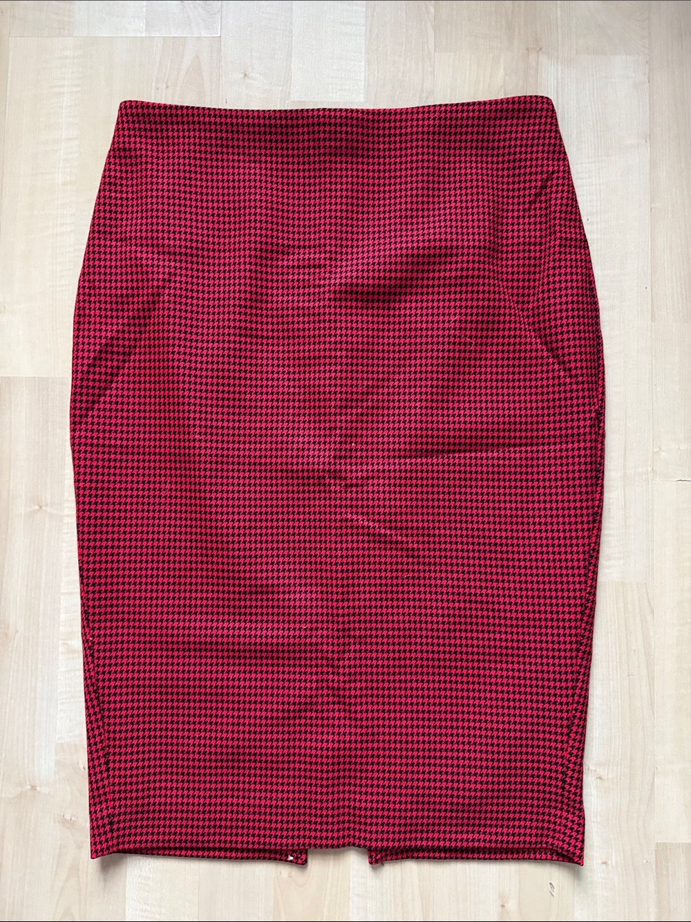 Express Red and Black Houndstooth Pencil Skirt